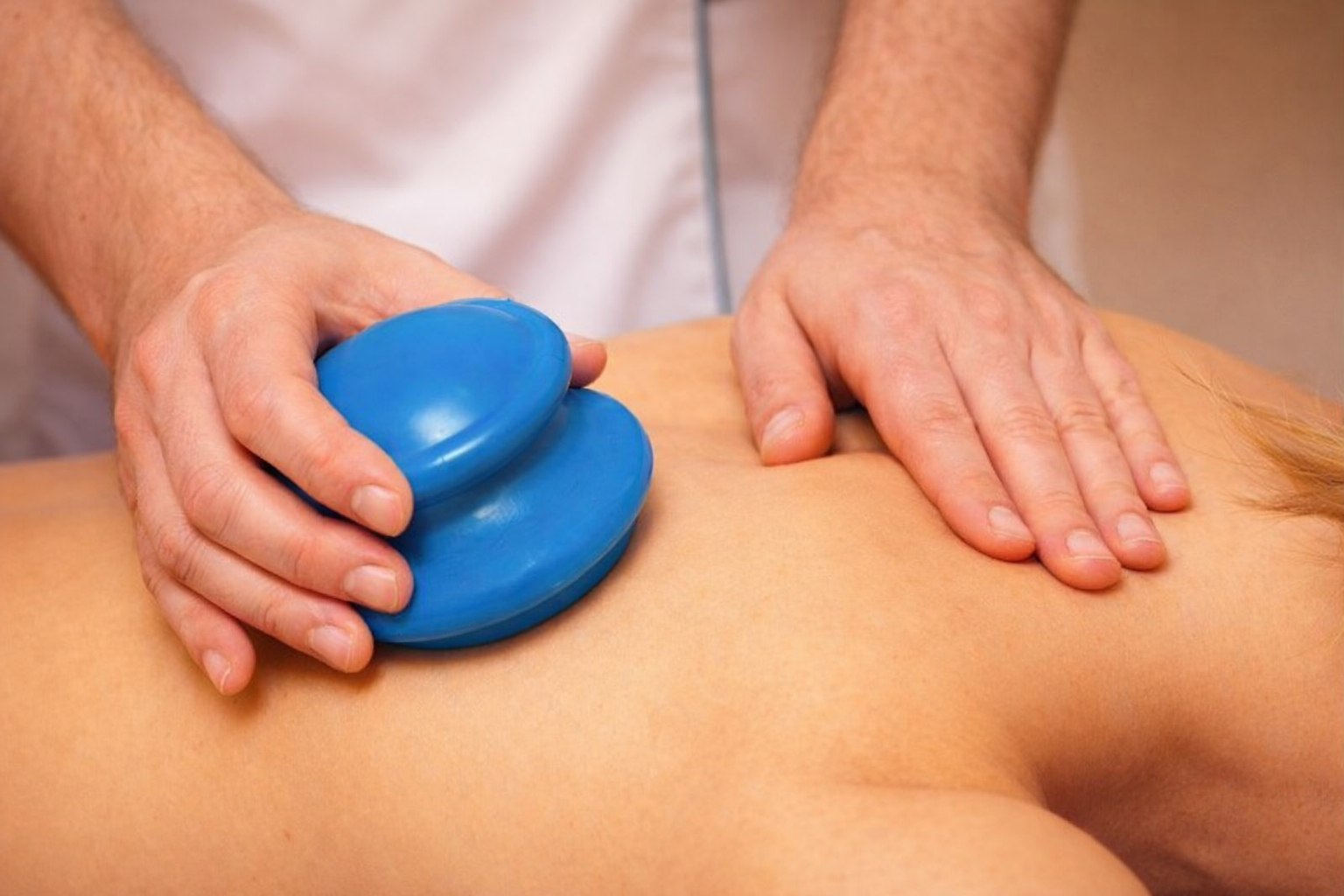 Masaż antycellulitowy – jak działa, jak rozpoznać cellulit i co zrobić, żeby efekt trzymał dłużej?